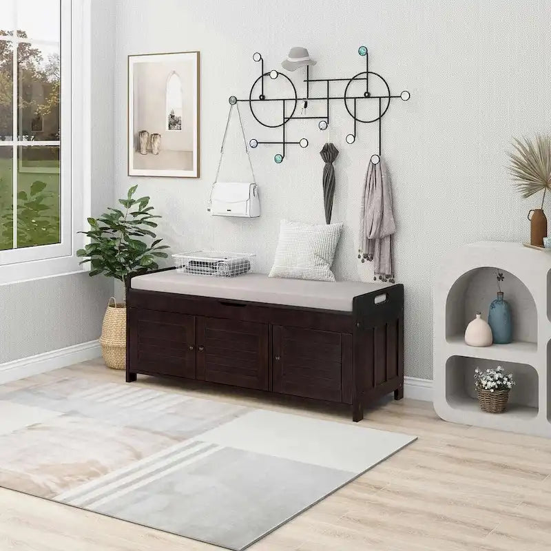 Banc à chaussures rembourré 3 portes de style rustique avec coussin amovible et espace de rangement caché