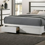 Ensemble de lit et de table de chevet Conjira Modern 2 pièces en bois blanc avec rangement