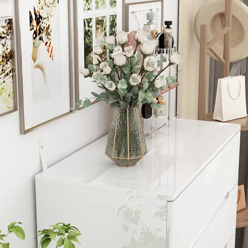Commode à 5 tiroirs avec tiroirs brillants et éclairage de rangement