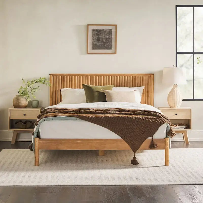 Lit Queen en bois massif de style transitionnel Middlebrook Designs