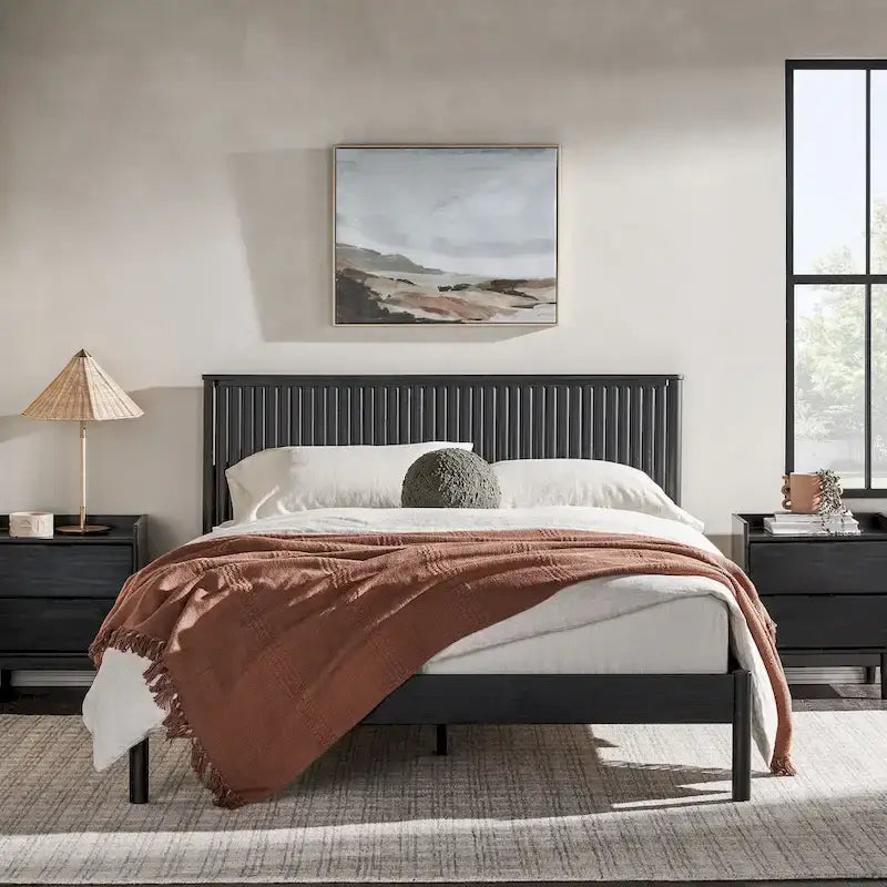 Lit Queen en bois massif de style transitionnel Middlebrook Designs