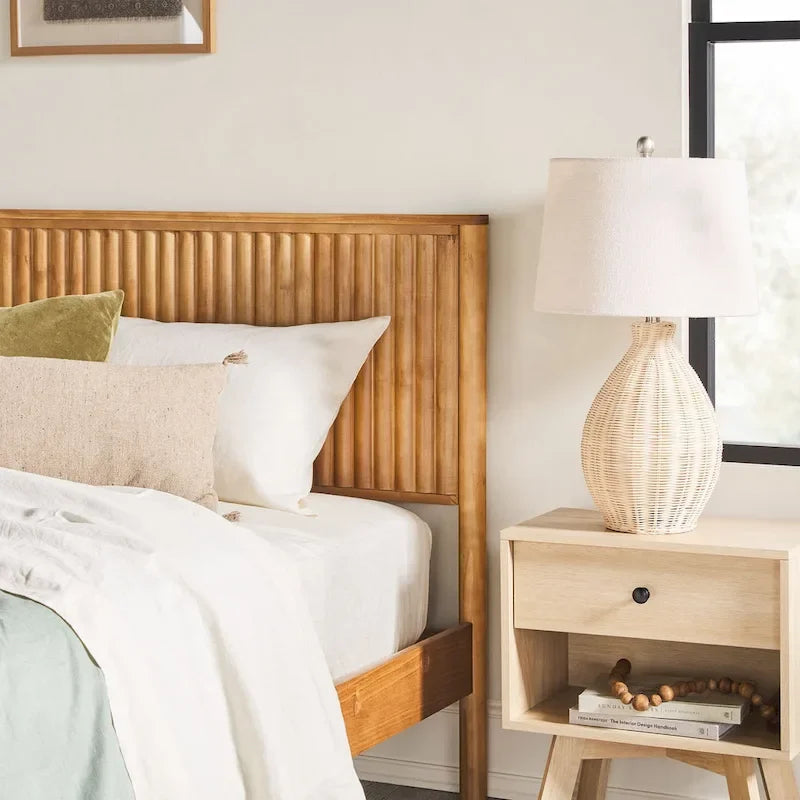 Lit Queen en bois massif de style transitionnel Middlebrook Designs