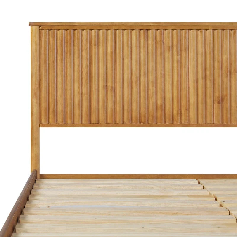 Lit Queen en bois massif de style transitionnel Middlebrook Designs