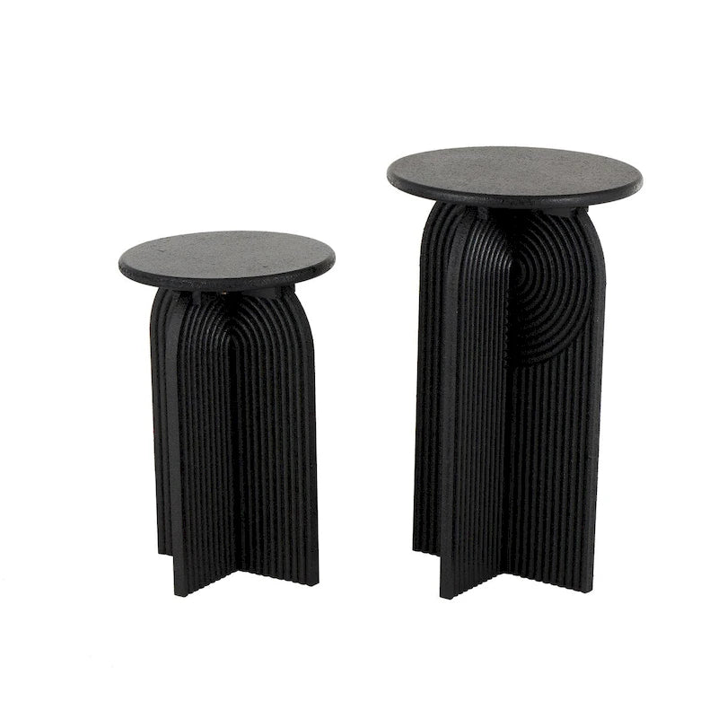Tables d'appoint / bouts de canapé à piédestal arqué Art déco en bois sculpté de grès géométrique - Lot de 2 noires -